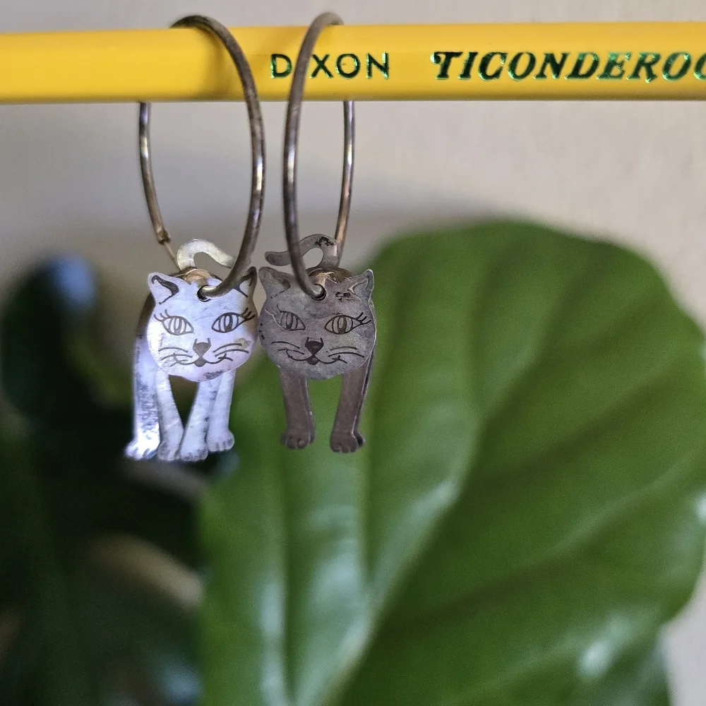 Esterling Silver Dangle Cat Earrings‎